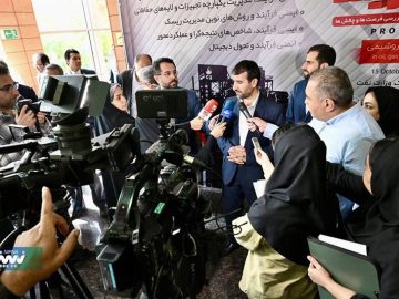 معاون وزیر نفت و مدیرعامل شرکت ملی صنایع پتروشیمی از تولید حدود ۷۸ میلیون تن محصول پتروشیمی تا پایان سال ۱۴۰۲ خبر داد.