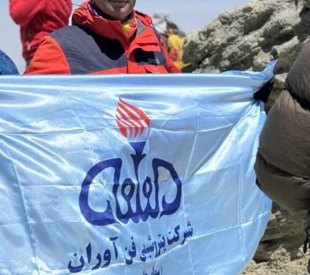 تولد در بام ایران، احمد خنیفر بار دیگر دماوند را فتح کرد!